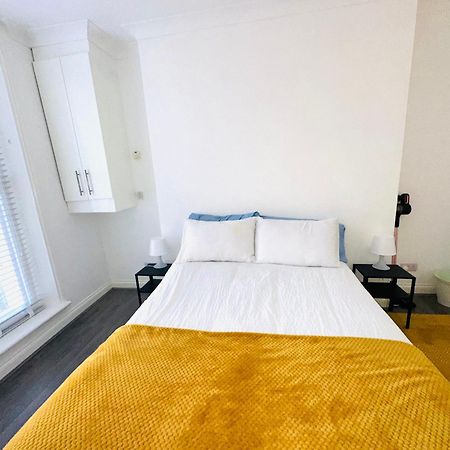 A Modern 2 Bedroom Seaside Apartment Hastings Dış mekan fotoğraf
